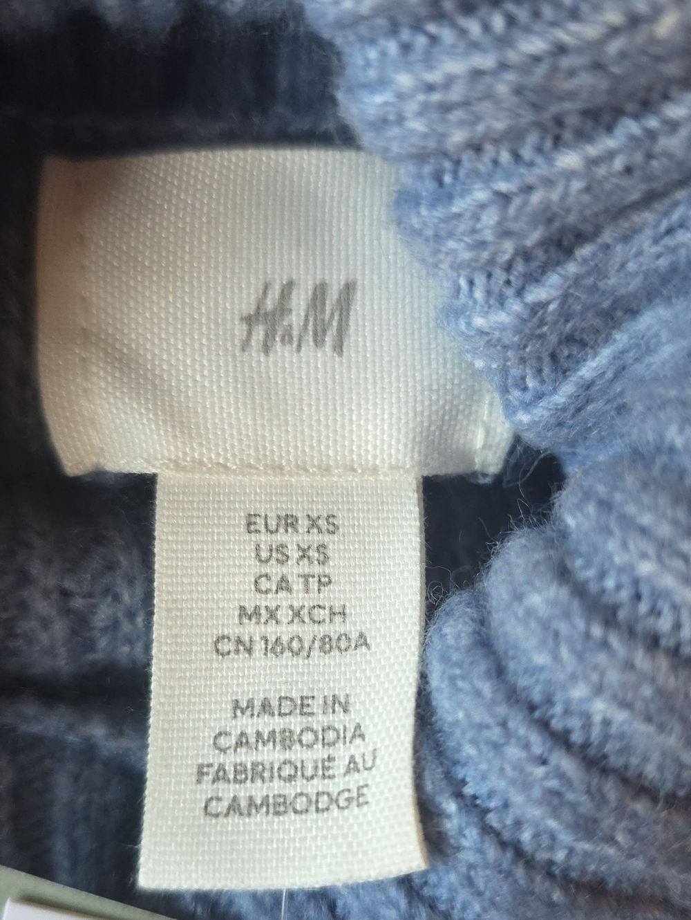 H&M Ribbed Turtleneck Sweater - Picture 2 of 3